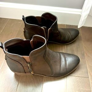 Short brown booties